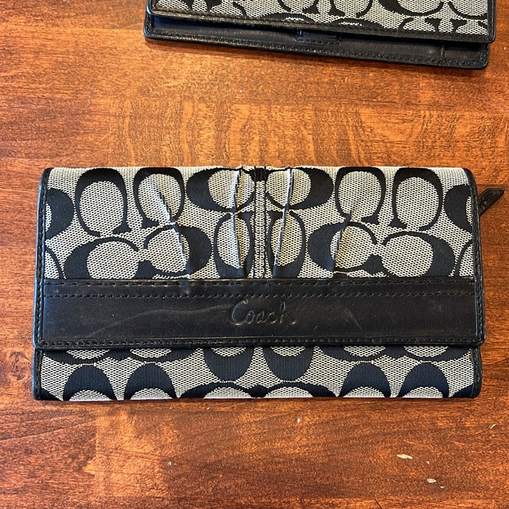 Coach, wallet, and checkbook. - Picture 2 of 5